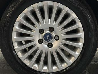Ford FOCUS 1.6 Focus Titanium 100 Auto 5dr