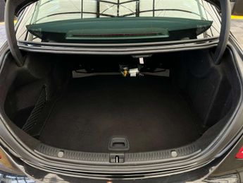 MERCEDES-BENZ E-CLASS 2.0 E 220 D SE Auto 4dr