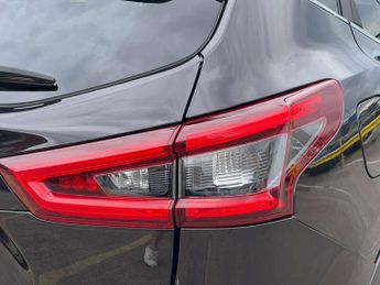 NISSAN QASHQAI 1.2 Qashqai N-Connecta DiG-T CVT 5dr - NATIONAL DELIVERY*