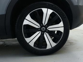 VOLVO XC40 Recharge 69kWh Core SUV 5dr Electric Auto (231 ps)