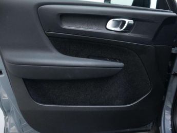VOLVO XC40 Recharge 69kWh Core SUV 5dr Electric Auto (231 ps)