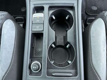 VOLKSWAGEN GOLF 2.0 Golf R-Line TDI BlueMotion Technology Semi-Auto 5dr