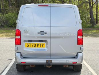 Toyota ProAce 2.0D Design Medium Panel Van 6dr Diesel Auto MWB Euro 6 (s/s) (1