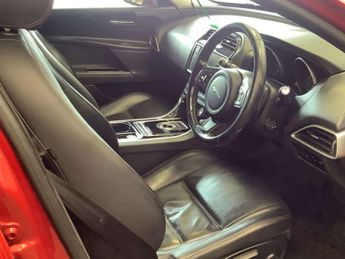 JAGUAR XE 2.0d Prestige Saloon 4dr Diesel Auto Euro 6 (s/s) (180 ps)