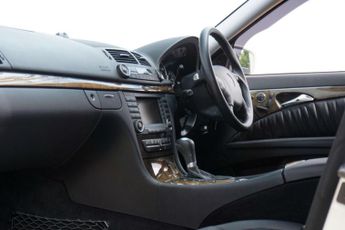 Mercedes-Benz E Class 6.2 E63 AMG Saloon 4dr Petrol G-Tronic (341 g/km, 514 bhp)