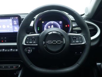 FIAT 600 1.2 MHEV SUV 5dr Petrol Hybrid e-DCT Euro 6 (s/s) (136 ps)