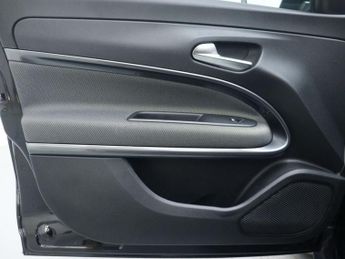 FIAT 600 1.2 MHEV SUV 5dr Petrol Hybrid e-DCT Euro 6 (s/s) (136 ps)