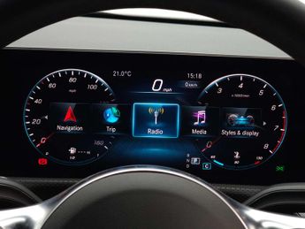 MERCEDES-BENZ A-CLASS 1.3 A 200 AMG Line Premium Auto 5dr