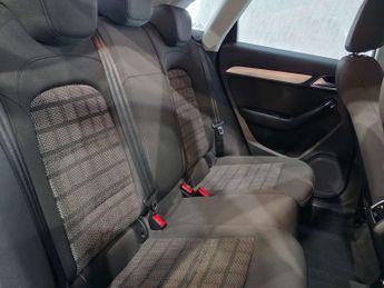 Audi Q3 2.0 TDI SE SUV 5dr Diesel S Tronic quattro Euro 6 (s/s) (184 ps)