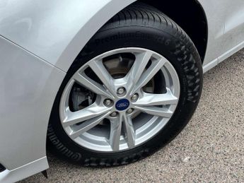 FORD S-MAX 2.5 S-Max Titanium HEV CVT 5dr