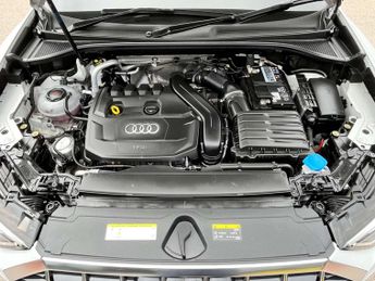 AUDI Q3 1.5 Q3 S Line 35 TFSI Semi-Auto 5dr