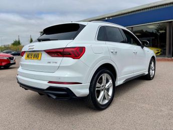 AUDI Q3 1.5 Q3 S Line 35 TFSI Semi-Auto 5dr