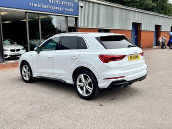 AUDI Q3 1.5 Q3 S Line 35 TFSI Semi-Auto 5dr