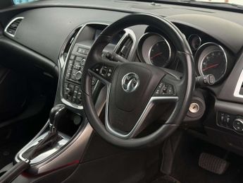 Vauxhall Astra 2.0 CDTi Elite Sports Tourer 5dr Diesel Auto Euro 5 (165 ps)