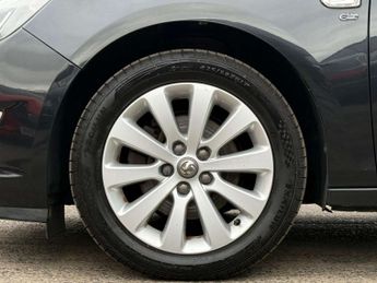 Vauxhall Astra 2.0 CDTi Elite Sports Tourer 5dr Diesel Auto Euro 5 (165 ps)