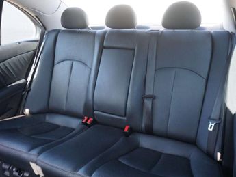 Mercedes-Benz E Class 3.2 E320 CDI Avantgarde Saloon 4dr Diesel Automatic (183 g/km, 2