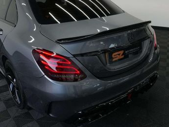 Mercedes-Benz C-CLASS 2.1 C 220 AMG Line D Auto 4dr