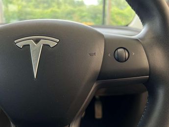 TESLA MODEL 3 Model 3 Standard Range + 4dr