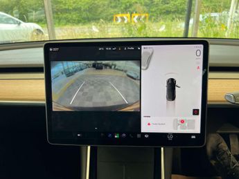 TESLA MODEL 3 Model 3 Standard Range + 4dr