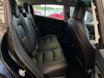 TESLA MODEL 3 Model 3 Standard Range + 4dr