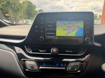 TOYOTA C-HR 1.8 C-HR Design HEV CVT 5dr