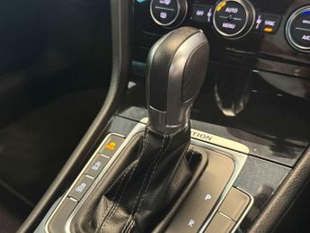 Volkswagen GOLF 2.0 Golf R TSi Semi-Auto 4WD 5dr
