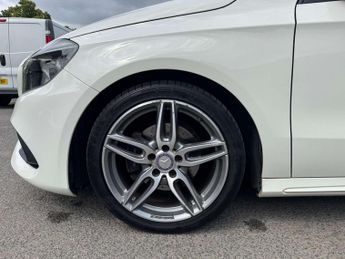 Mercedes-Benz A Class 1.5 A180d AMG Line Hatchback 5dr Diesel 7G-DCT Euro 6 (s/s) (109