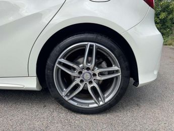 Mercedes-Benz A Class 1.5 A180d AMG Line Hatchback 5dr Diesel 7G-DCT Euro 6 (s/s) (109