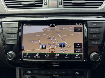 SKODA SUPERB 2.0 Superb Laurin & Klement TDI Semi-Auto 5dr