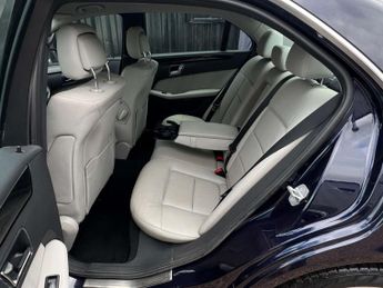 MERCEDES-BENZ E-CLASS 2.1 E250 BlueEfficiency AvantGarde CDi Auto 4dr