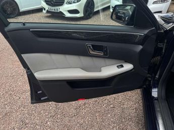 MERCEDES-BENZ E-CLASS 2.1 E250 BlueEfficiency AvantGarde CDi Auto 4dr