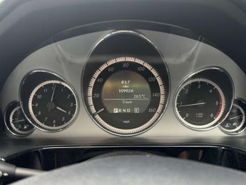 MERCEDES-BENZ E-CLASS 2.1 E250 BlueEfficiency AvantGarde CDi Auto 4dr