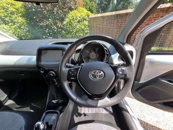 TOYOTA AYGO 1.0 Aygo X-Pression VVT-i CVT 5dr