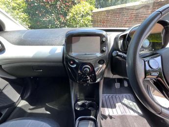 TOYOTA AYGO 1.0 Aygo X-Pression VVT-i CVT 5dr