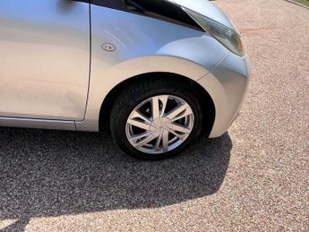 TOYOTA AYGO 1.0 Aygo X-Pression VVT-i CVT 5dr