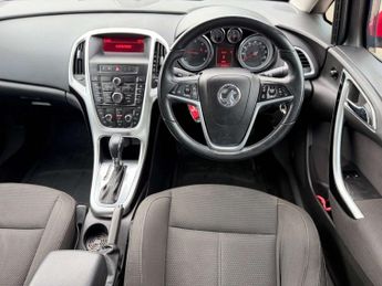 Vauxhall Astra 2.0 CDTi SRi Hatchback 5dr Diesel Auto Euro 5 (165 ps)