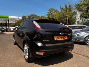 FORD FOCUS 1.6 Zetec Hatchback 5dr Petrol Manual (161 g/km, 99 bhp)