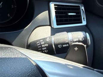 Land Rover Discovery Sport 2.0 TD4 HSE Black SUV 5dr Diesel Auto 4WD Euro 6 (s/s) (180 ps)