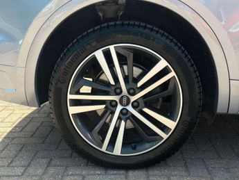 AUDI Q5 2.0 Q5 PHEV Competition 55 TFSI E Quattro Semi-Auto 4WD 5dr
