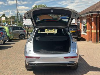 AUDI Q5 2.0 Q5 PHEV Competition 55 TFSI E Quattro Semi-Auto 4WD 5dr