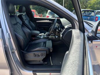 AUDI Q5 2.0 Q5 PHEV Competition 55 TFSI E Quattro Semi-Auto 4WD 5dr