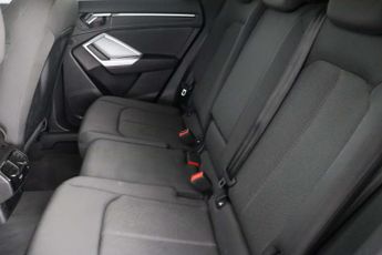 Audi Q3 1.5 TFSI CoD 35 Sport SUV 5dr Petrol S Tronic Euro 6 (s/s) (150 