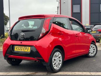 TOYOTA AYGO 1.0 VVT-i x-play Hatchback 5dr Petrol x-shift Euro 6 (71 ps)