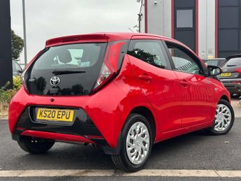 TOYOTA AYGO 1.0 VVT-i x-play Hatchback 5dr Petrol x-shift Euro 6 (71 ps)