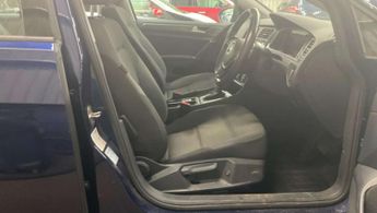 Volkswagen e-Golf 35.8kWh e-Golf Hatchback 5dr Electric Auto (136 ps)