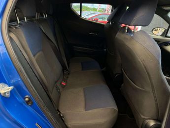 TOYOTA C-HR 1.8 C-HR-Dynamic HEV CVT 5dr