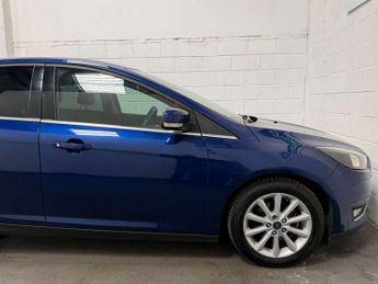 Ford Focus 1.6 Titanium Hatchback 5dr Petrol Powershift Euro 6 (125 ps)