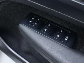 VOLVO C40 Recharge 69kWh Core SUV 5dr Electric Auto (231 ps)