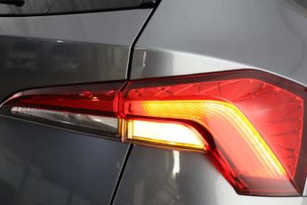 Skoda Kamiq 1.0 TSI Design Edition SUV 5dr Petrol DSG Euro 6 (s/s) (116 ps)