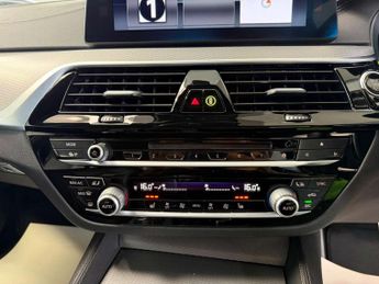 BMW 5 SERIES 2.0 520d xDrive M Sport Auto 4WD 4dr